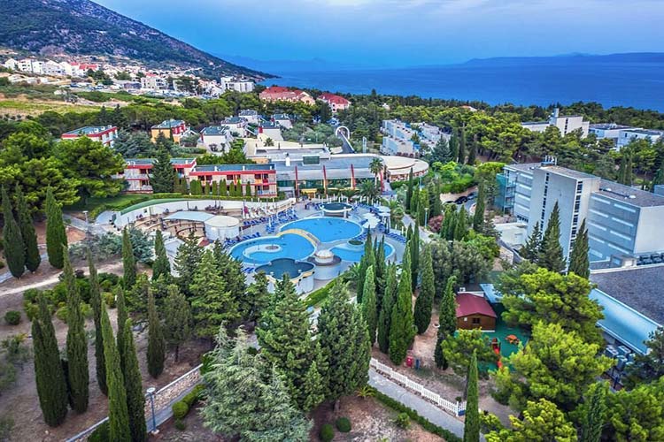 holiday village bonaca