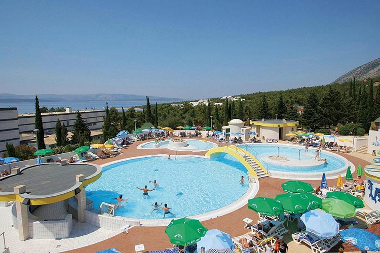 holiday village bonaca