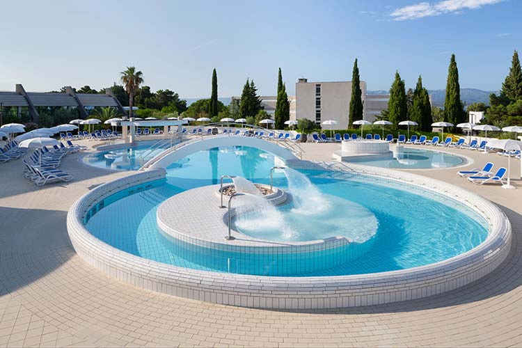 holiday village bonaca